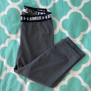 Under Armour girls grey capri leggings!!